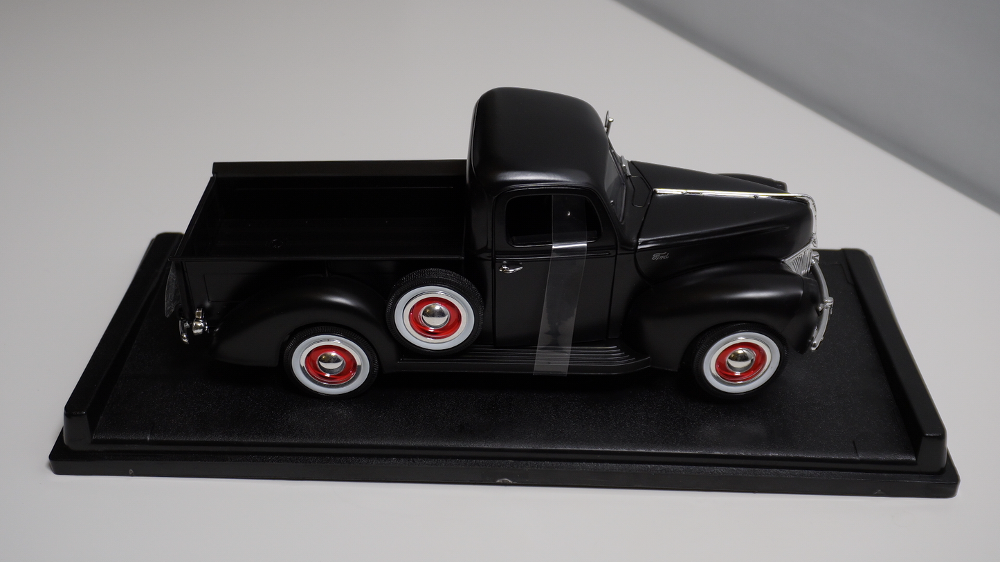 سيارة FORD PICKUP مديل 1940