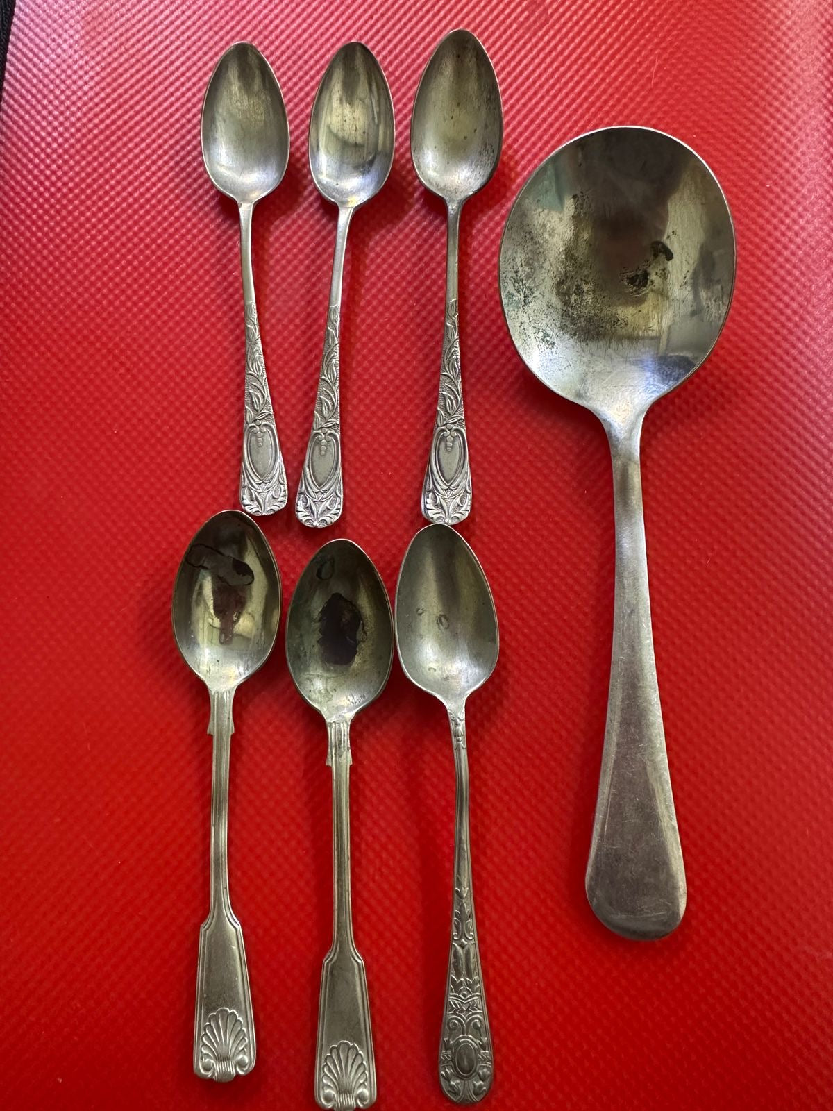 طقم أدوات مائدة