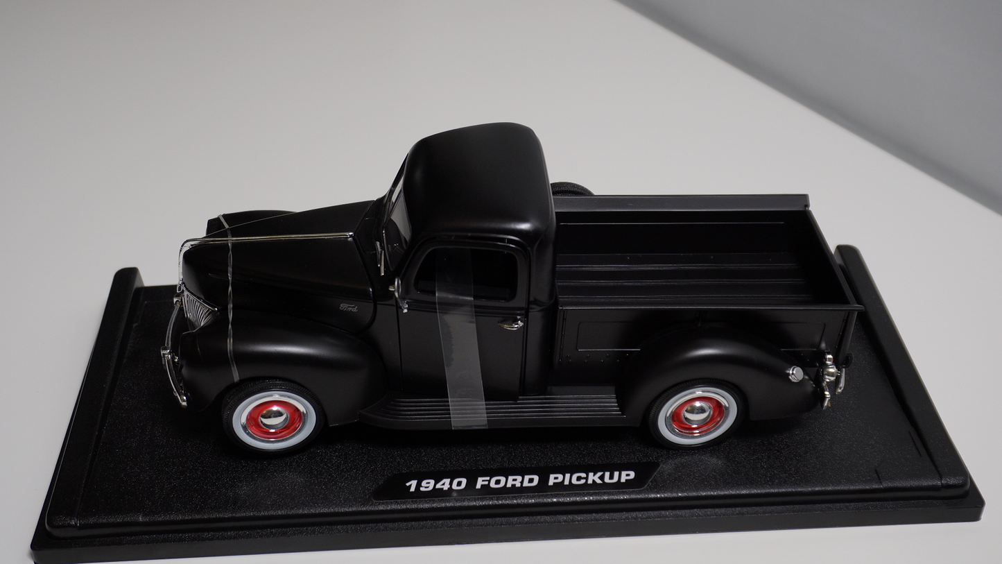 سيارة FORD PICKUP مديل 1940