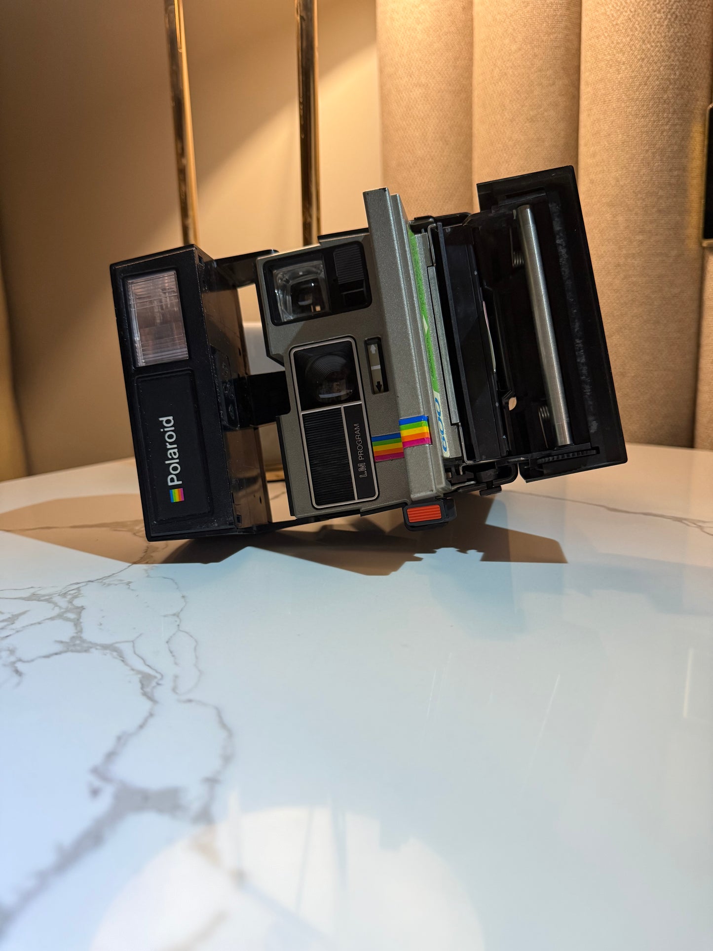 للبيع كاميرا من شركة POLAROID